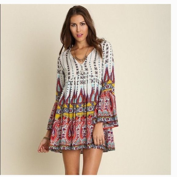 Umgee Dresses & Skirts - UMGEE Dress Bell Sleeves SMALL